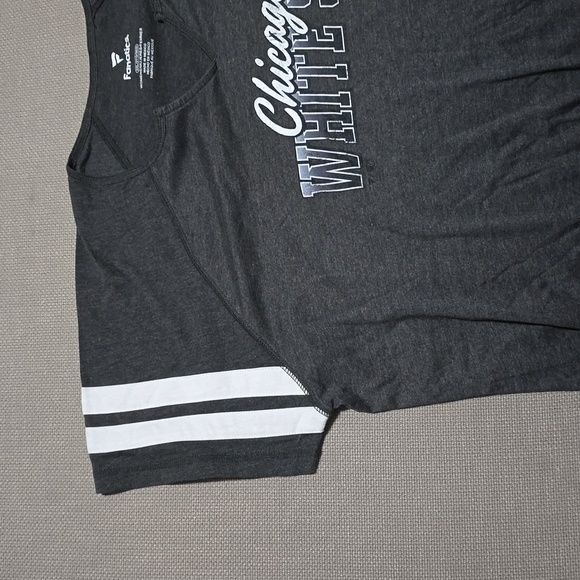 Chicago White Sox Fanatics Womens Size 3XL Slanted Pride Notch Tri-Blend V-Neck - Picture 7 of 15